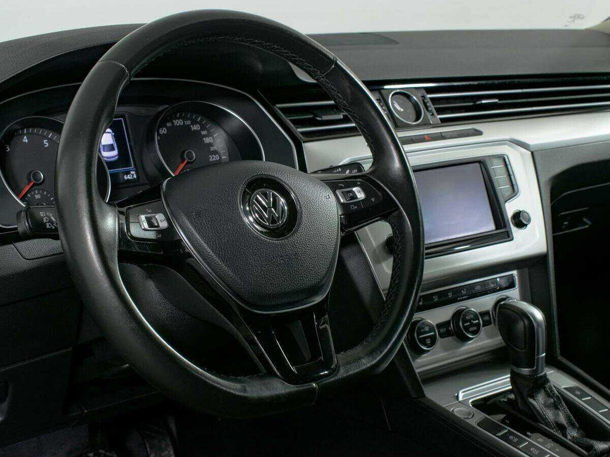 Купить Volkswagen Passat, 2017, 86 554 км, фото №12
