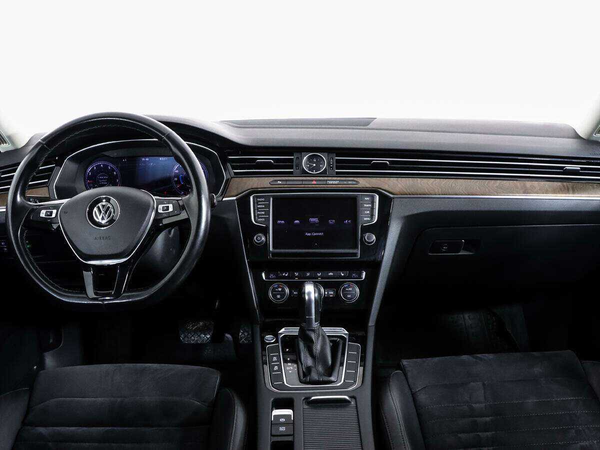 Купить Volkswagen Passat, 2016, 140 877 км, фото №10