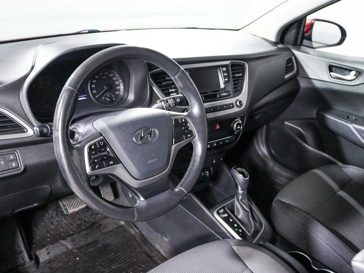 Купить Hyundai Solaris, 2017, 108 895 км, фото №11