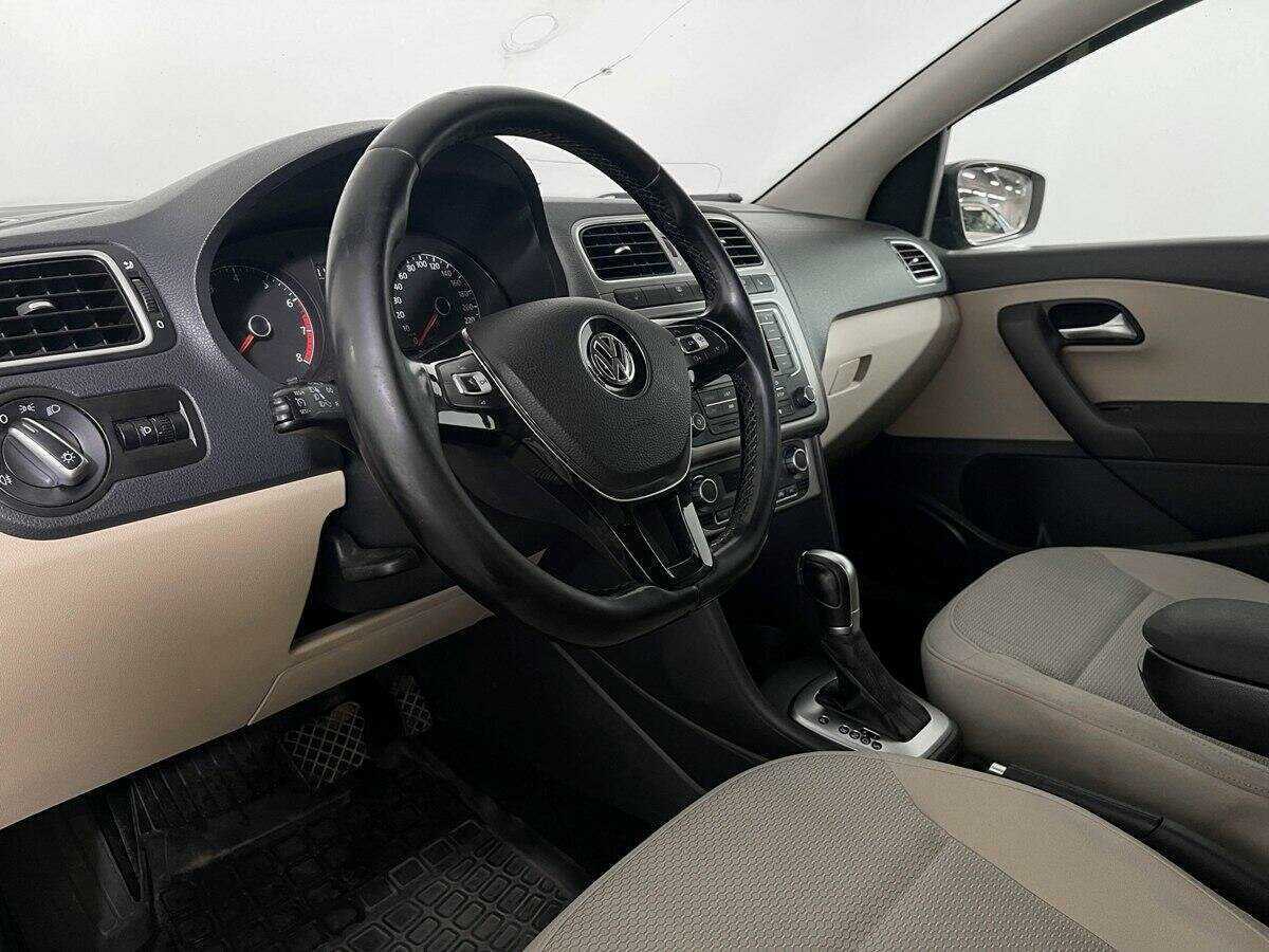 Купить Volkswagen Polo, 2016, 215 960 км, фото №13