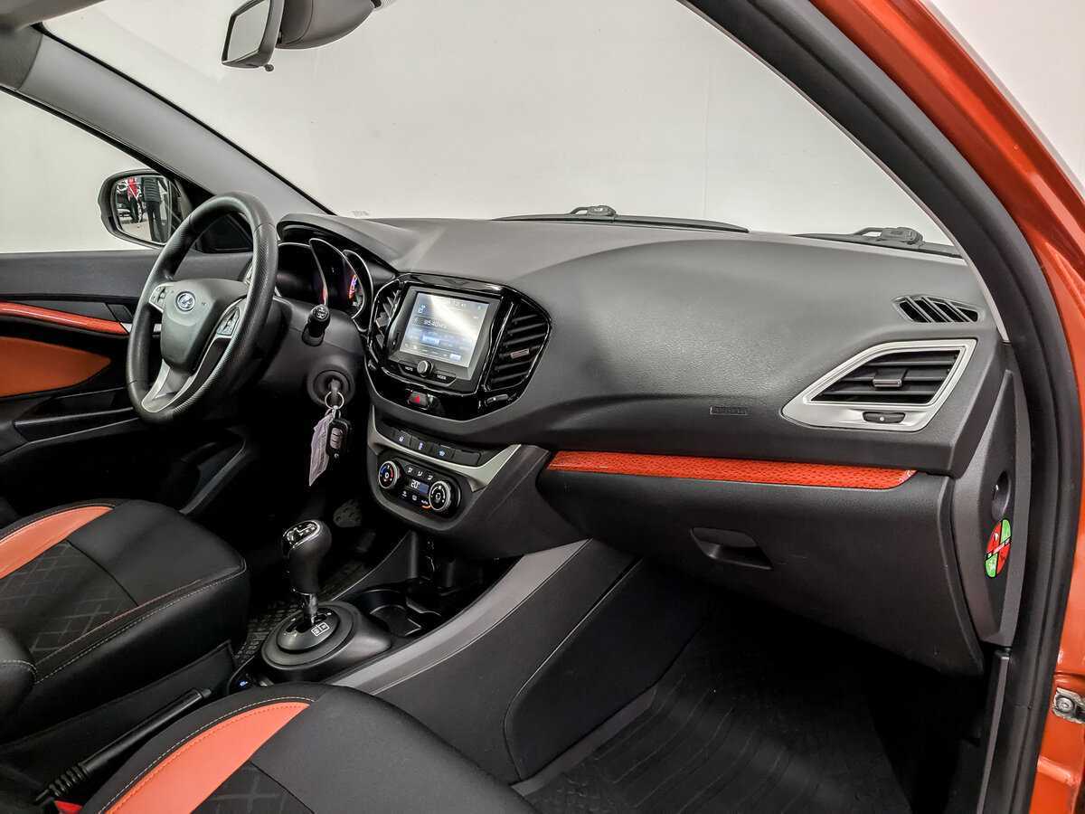 Купить Lada (ВАЗ) Vesta SW Cross, 2019, 99 311 км, фото №11