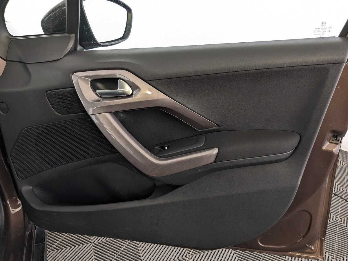 Купить Peugeot 2008, 2014, 113 475 км, фото №25