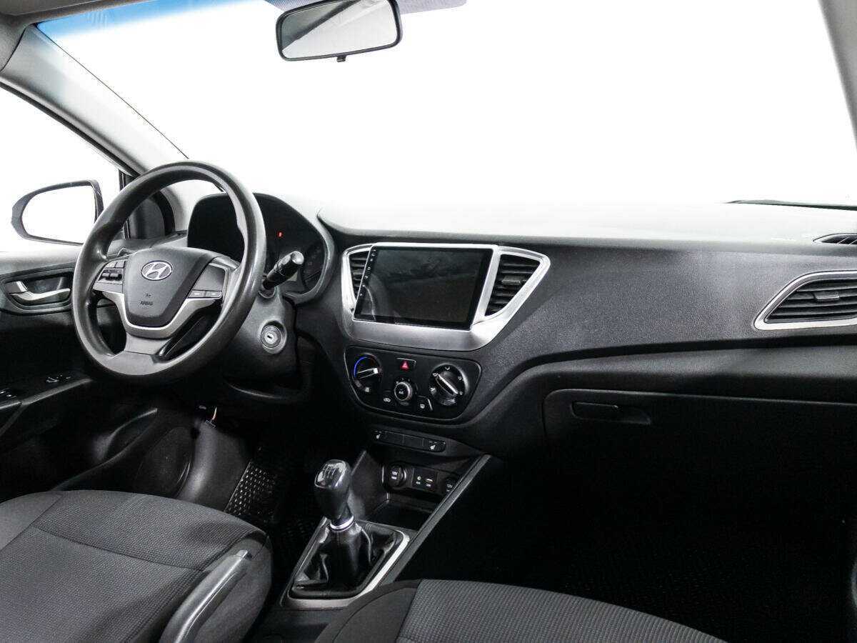 Купить Hyundai Solaris, 2017, 327 514 км, фото №9