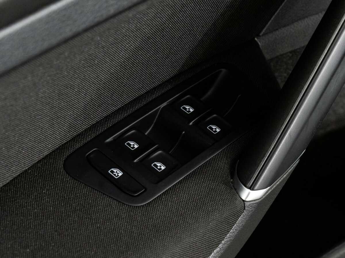 Купить Volkswagen Golf, 2018, 107 337 км, фото №16