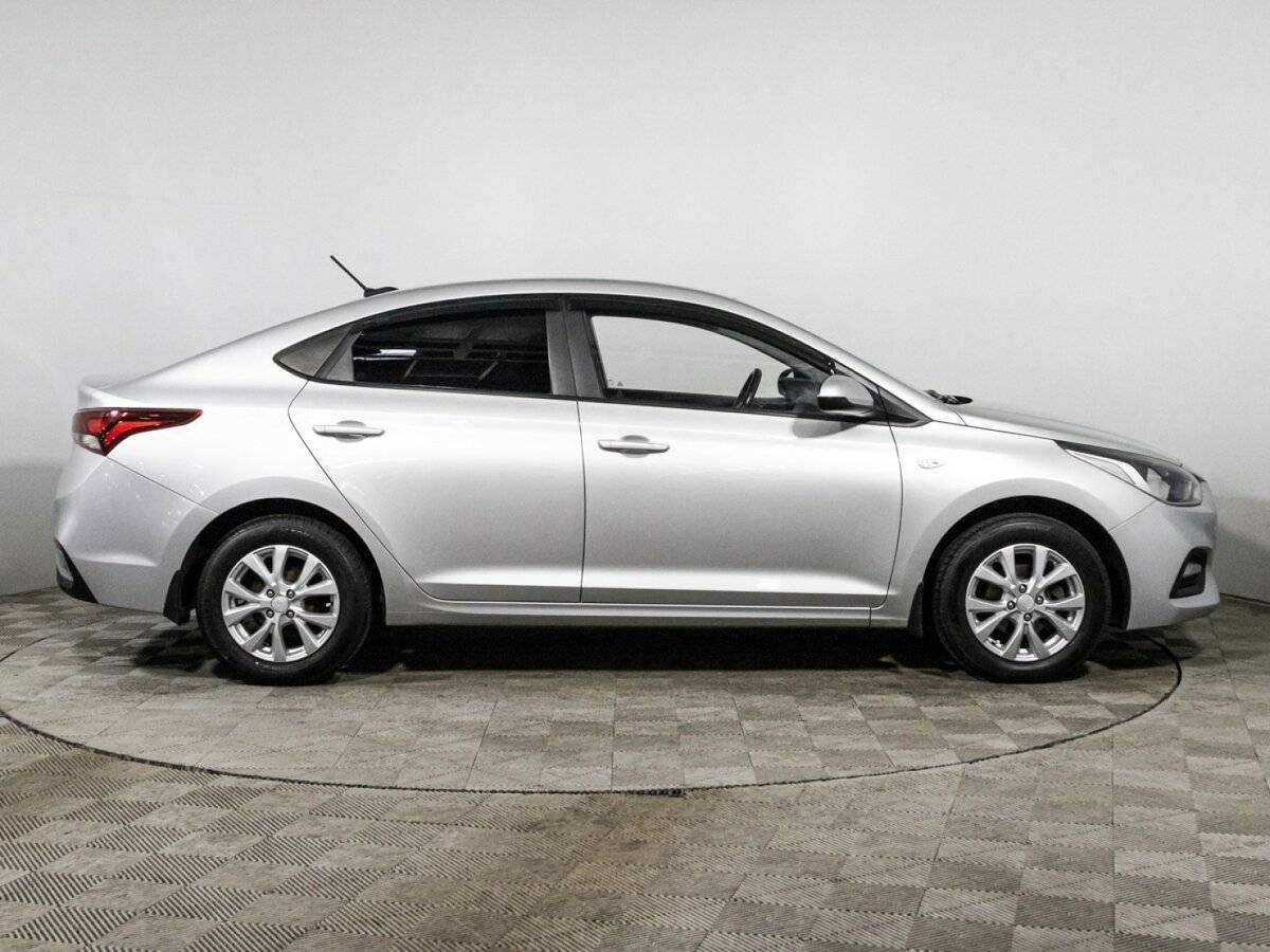 Купить Hyundai Solaris, 2019, 130 736 км, фото №4