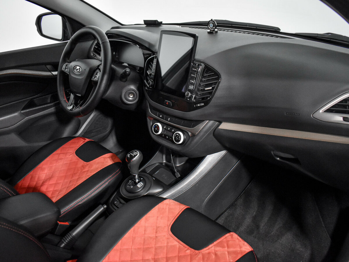 Купить Lada (ВАЗ) Vesta SW I, 2018, 107 000 км, фото №13